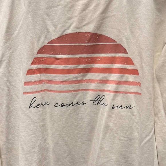Women’s Cream Long-Sleeve Graphic Tee - 'Here Comes the Sun' MEDIUM - Picture 4 of 5